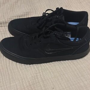 Nike Black Skateboarding Sneakers Low-Top Canvas